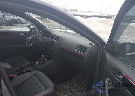 2017 Volkswagen Jetta Gli z USA, uszkodzony, nr VIN 3VW4T7AJ9HM333344